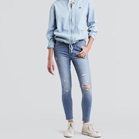 Levi's NWT Wedgie Skinny High Rise Distressed Light Wash Jeans Women's 25 - Picture 1 of 8